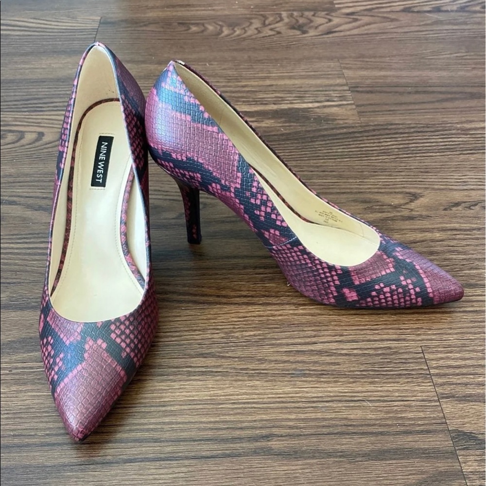 Nine West Burgundy Snakeskin Pumps, Size 9, NWOT